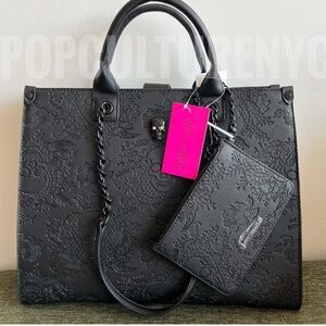 NWT🖤Betsey Johnson Large Black Embossed “Skulls and Roses” Tote